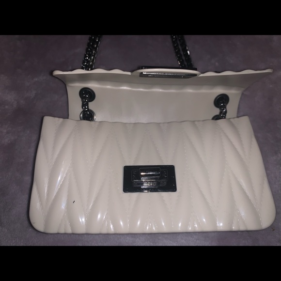 White crossbody and shoulder bag! - Picture 5 of 10
